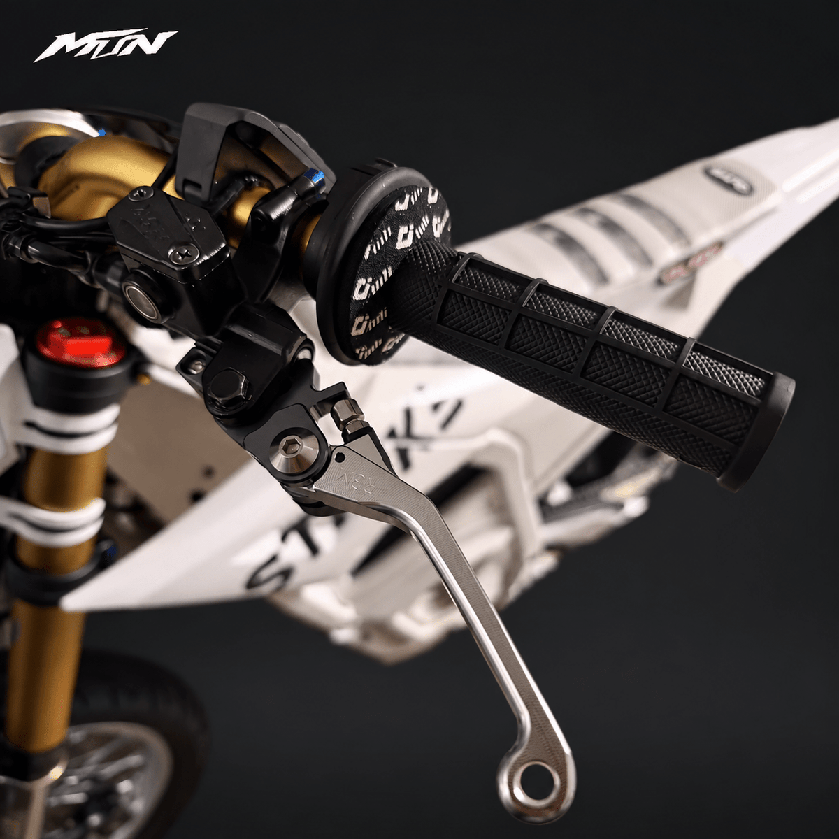 Adjustable foldable brake levers for Strike and Yozma IN10